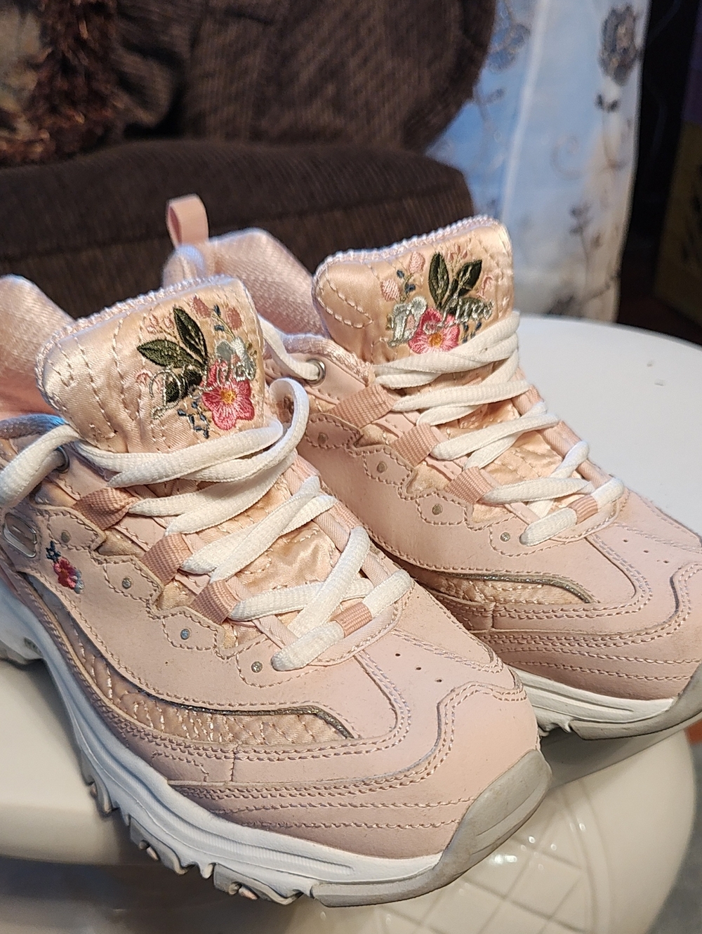 Women's' Pink Floral Embroidered Sneakers - Shoes Regular Width Size 7 1/2